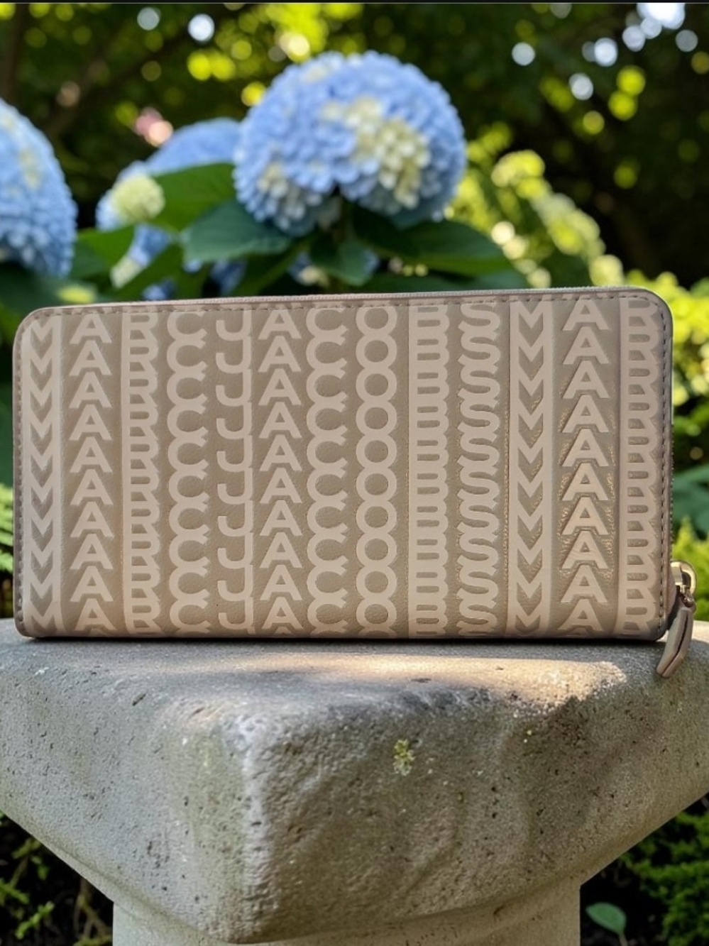 Marc Jacobs The Leather Continental Wallet